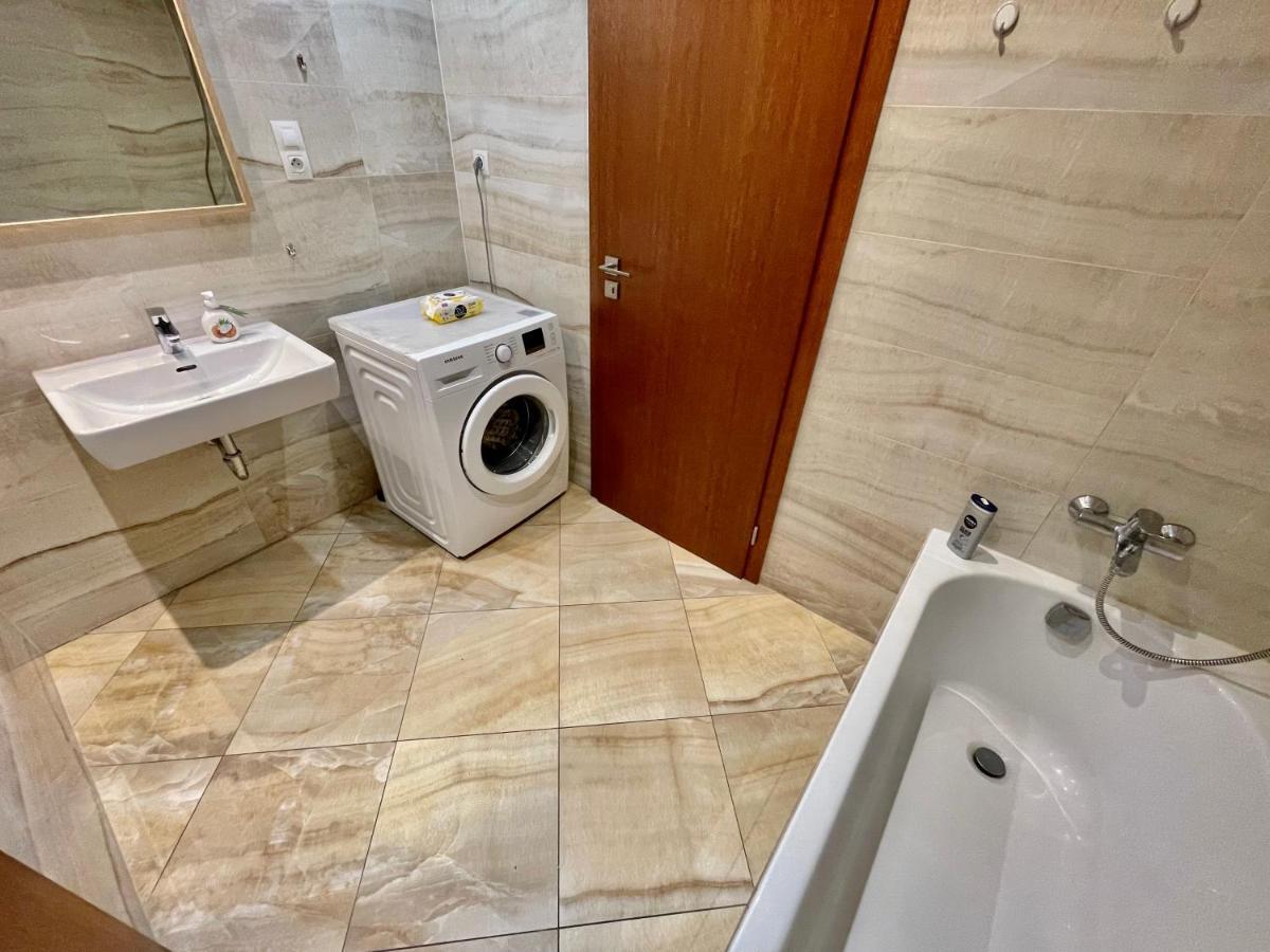 Centrum Park Apartment+ Прага Экстерьер фото