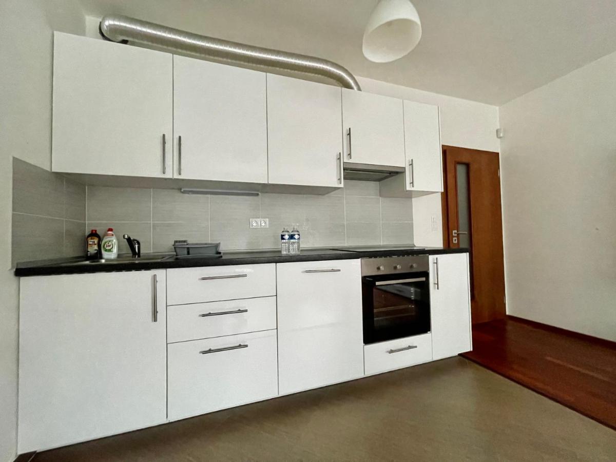 Centrum Park Apartment+ Прага Экстерьер фото